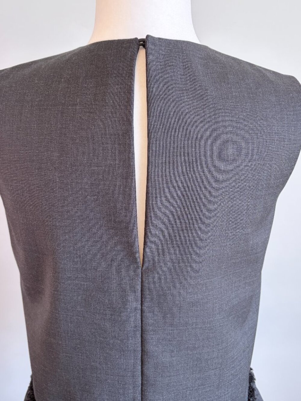 COS Sleeveless Top Ruffle Hem Minimalist Office Chic Gray Size 4 - Picture 7 of 10